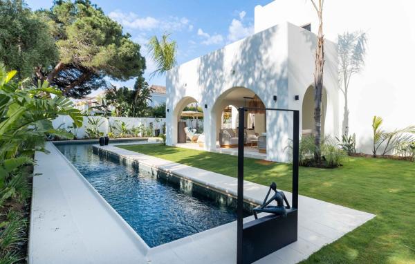 Chalet independiente en venta en Casa o chalet en Casasola, Estepona, Estepona
 photo 4