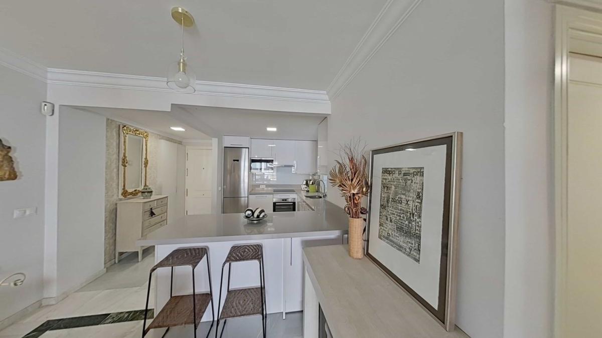 Venta de piso en Piso en Bulevar Príncipe Alfonso de Hohenlohe, 9, Las Lomas de Río Verde, Marbella, Marbella
photo 3