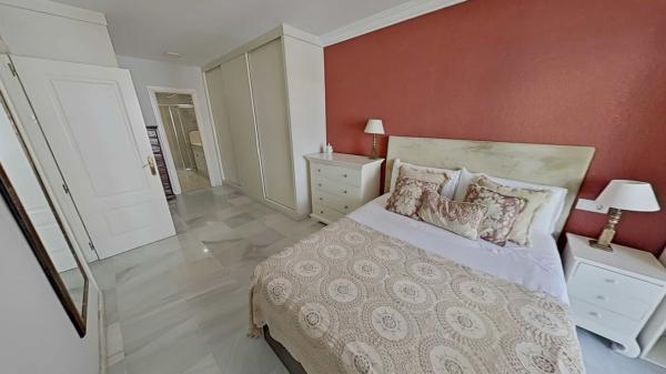 Venta de piso en Piso en Bulevar Príncipe Alfonso de Hohenlohe, 9, Las Lomas de Río Verde, Marbella, Marbella
 photo 4