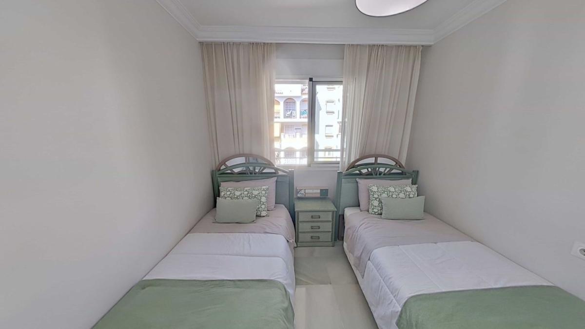 Venta de piso en Piso en Bulevar Príncipe Alfonso de Hohenlohe, 9, Las Lomas de Río Verde, Marbella, Marbella
photo 5