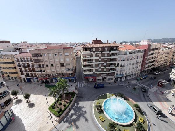 Venta de piso en Piso en Plaza Reyes Catolicos, Camino Viejo de Málaga, Vélez-Malaga, Vélez-Malaga
photo 1