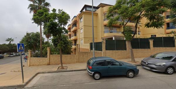 Venta de piso en Piso en Calle Vicente Blanch Picot, El Pinillo, Torremolinos, Torremolinos
photo 1
