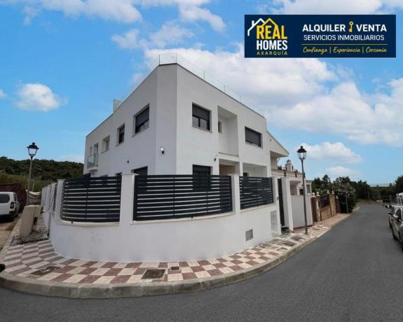 Chalet adosado en Calle Gorrion, Almayate Bajo, Vélez-Malaga photo 1