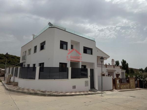 Chalet pareado en Almayate Bajo, Vélez-Malaga photo 2