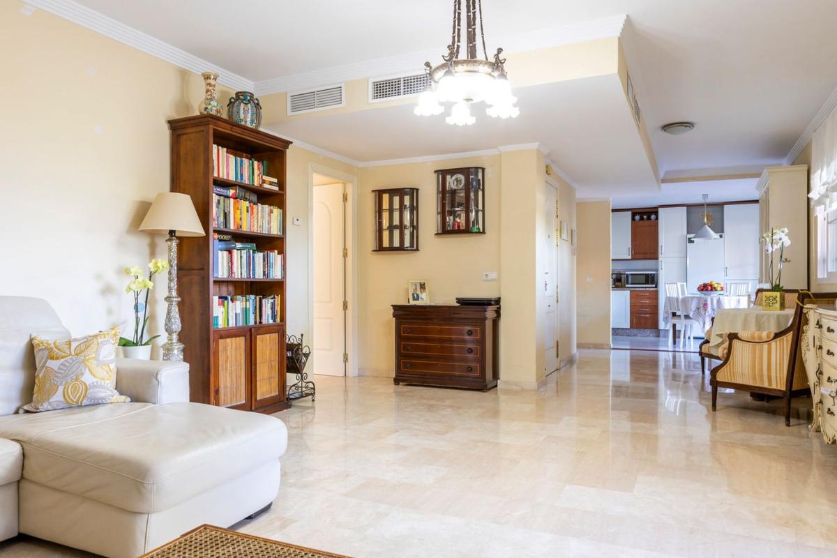 Venta de piso en Piso en Valeriano Rodriguez-elvir, Hacienda Elviria, Marbella, Marbella
photo 5