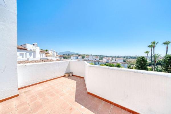 Chalet adosado en Calle Espliego, Bel-Air, Estepona thumbnail 2