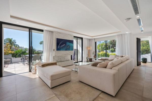 Casa o chalet independiente en Urbanizacion Nueva Andalucia 4j, Los Naranjos, Marbella thumbnail 2