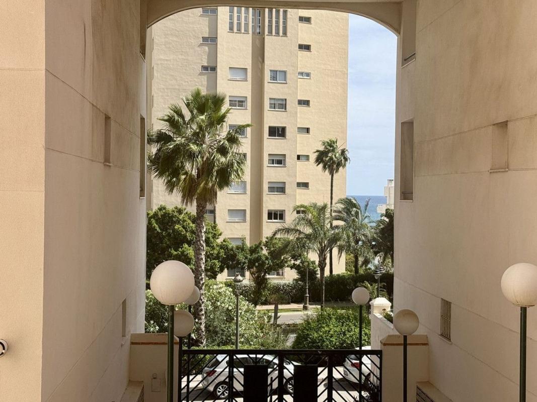 Venta de piso en Piso en Calle del Naranjo, Puerto de Estepona, Estepona, Estepona
 photo 4