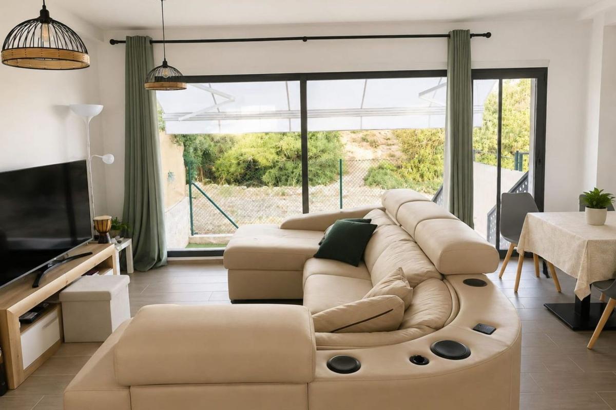 Продажа таунхауса в  Chalet adosado en Capellanía - Retamar, Alhaurín de la Torre , Алхаурин-де-ла-Торре photo 5
