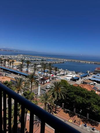 Продажа квартиры на Piso en Playa los boliches, Zona Puerto Deportivo, Fuengirola, Фуэнхирола
thumbnail 2