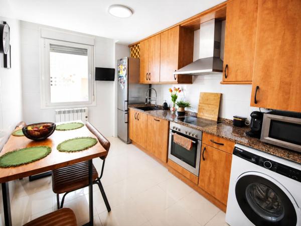 Sale of flat in Piso en Colinas de la Duquesa , Fase I, Portal 8, La Duquesa, Manilva, Manilva
thumbnail 3