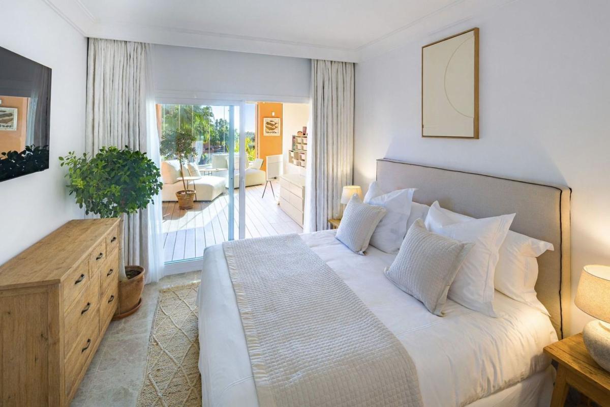 Sprzedaż mieszkania w Piso en Calle Osa Mayor, 24, Los Naranjos, Marbella, Marbella
 photo 4
