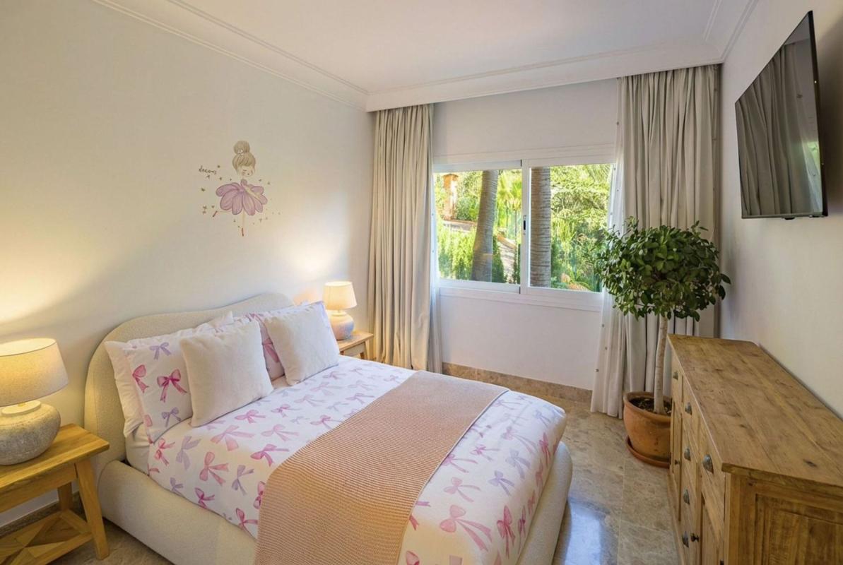 Sprzedaż mieszkania w Piso en Calle Osa Mayor, 24, Los Naranjos, Marbella, Marbella
 photo 5