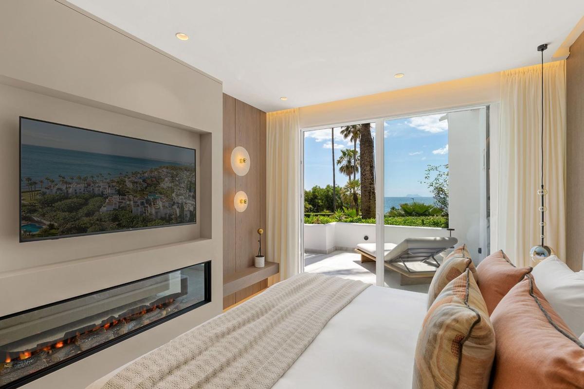 Продажа квартиры на Piso en Urbanization Alcazaba Beach Houses, Punta Plata, Estepona, Эстепона
photo 5