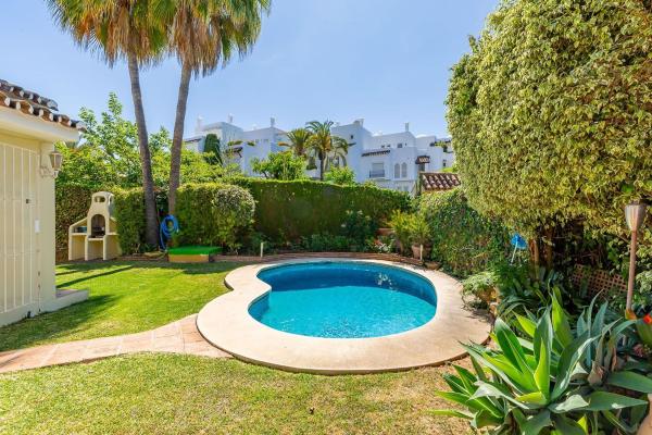 Casa o chalet independiente en Urbanizacion Alhambra del Mar, La Carolina-Guadalpín, Marbella photo 2