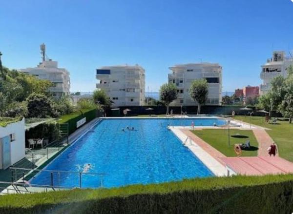 Venta de piso en Piso en Calle Tientos s/n, Sotoserena, Estepona, Estepona
 photo 1