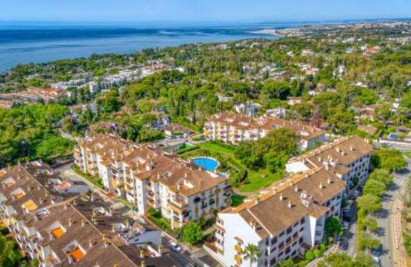 Sprzedaż mieszkania w Piso en Calle Teba, La Carolina-Guadalpín, Marbella, Marbella
photo 1