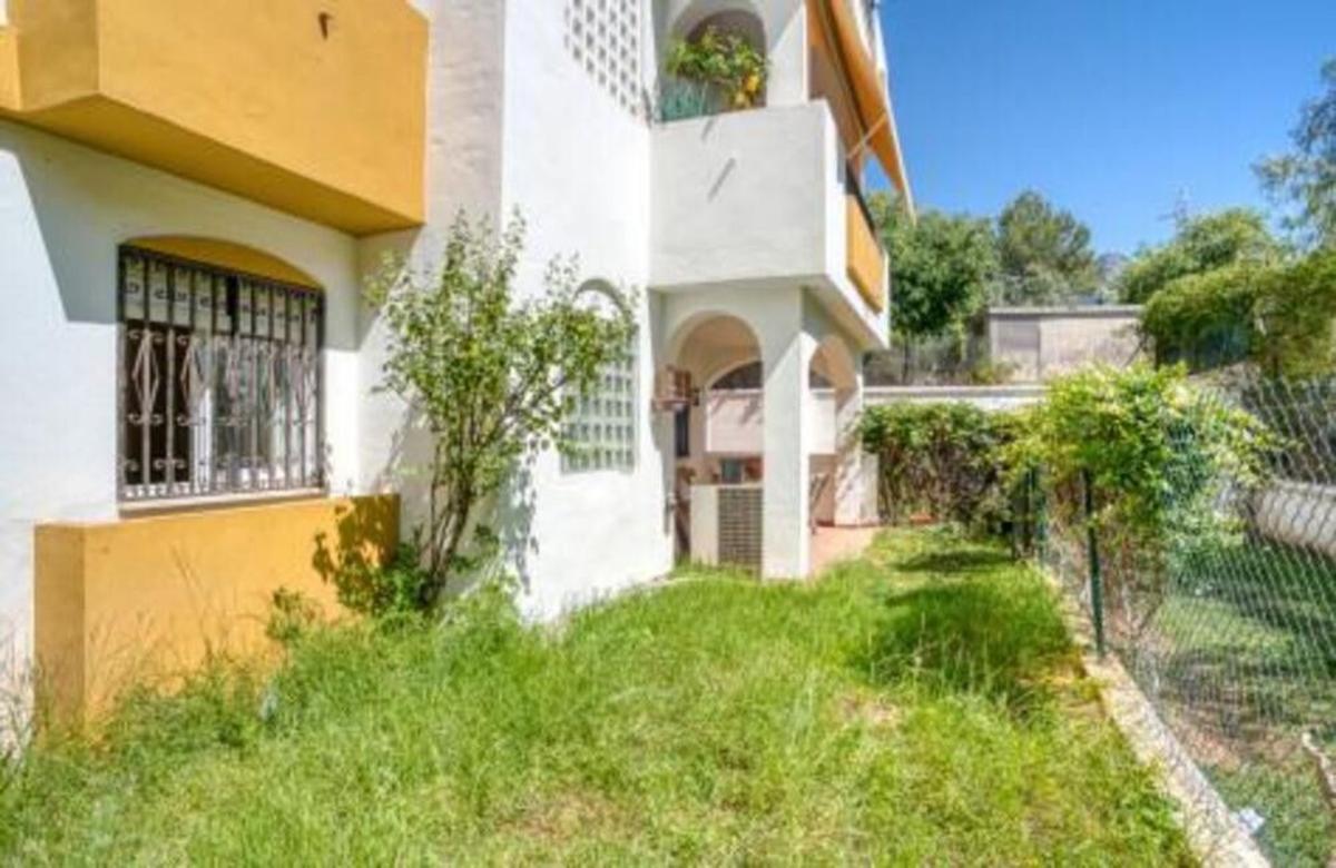 Продажа квартиры на Piso en Calle Teba, La Carolina-Guadalpín, Marbella, Марбелла
 photo 4