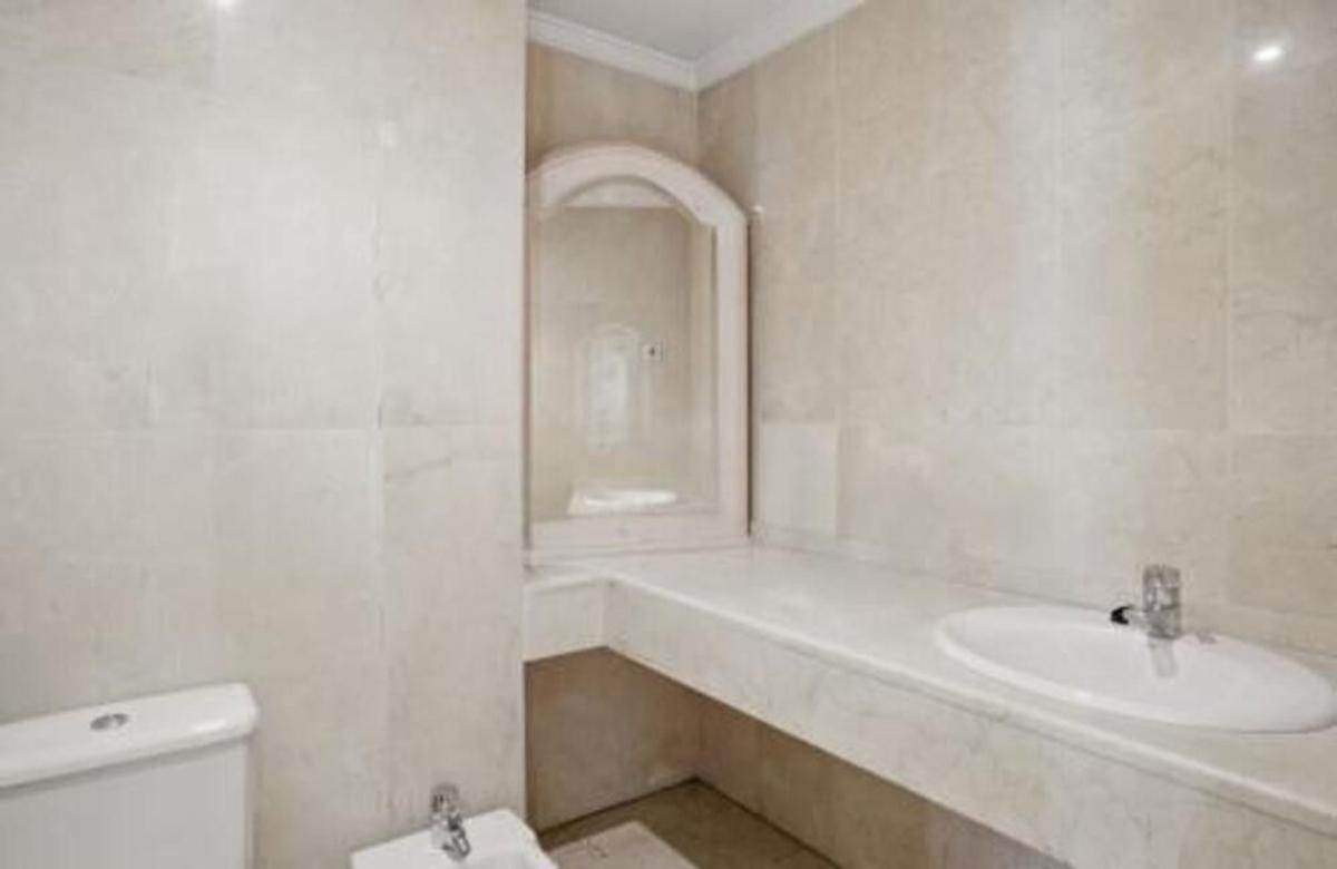 Продажа квартиры на Piso en Calle Teba, La Carolina-Guadalpín, Marbella, Марбелла
 photo 5
