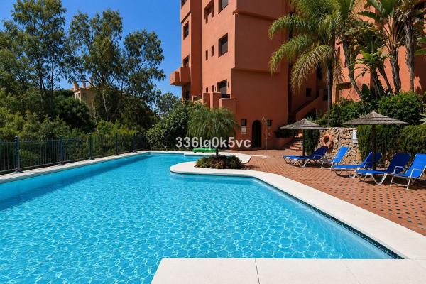 Venta de piso en Piso en Urbanizacion Puerto de los Almendros, Los Arqueros-Puerto del Almendro, Benahavís, Benahavís
 photo 1