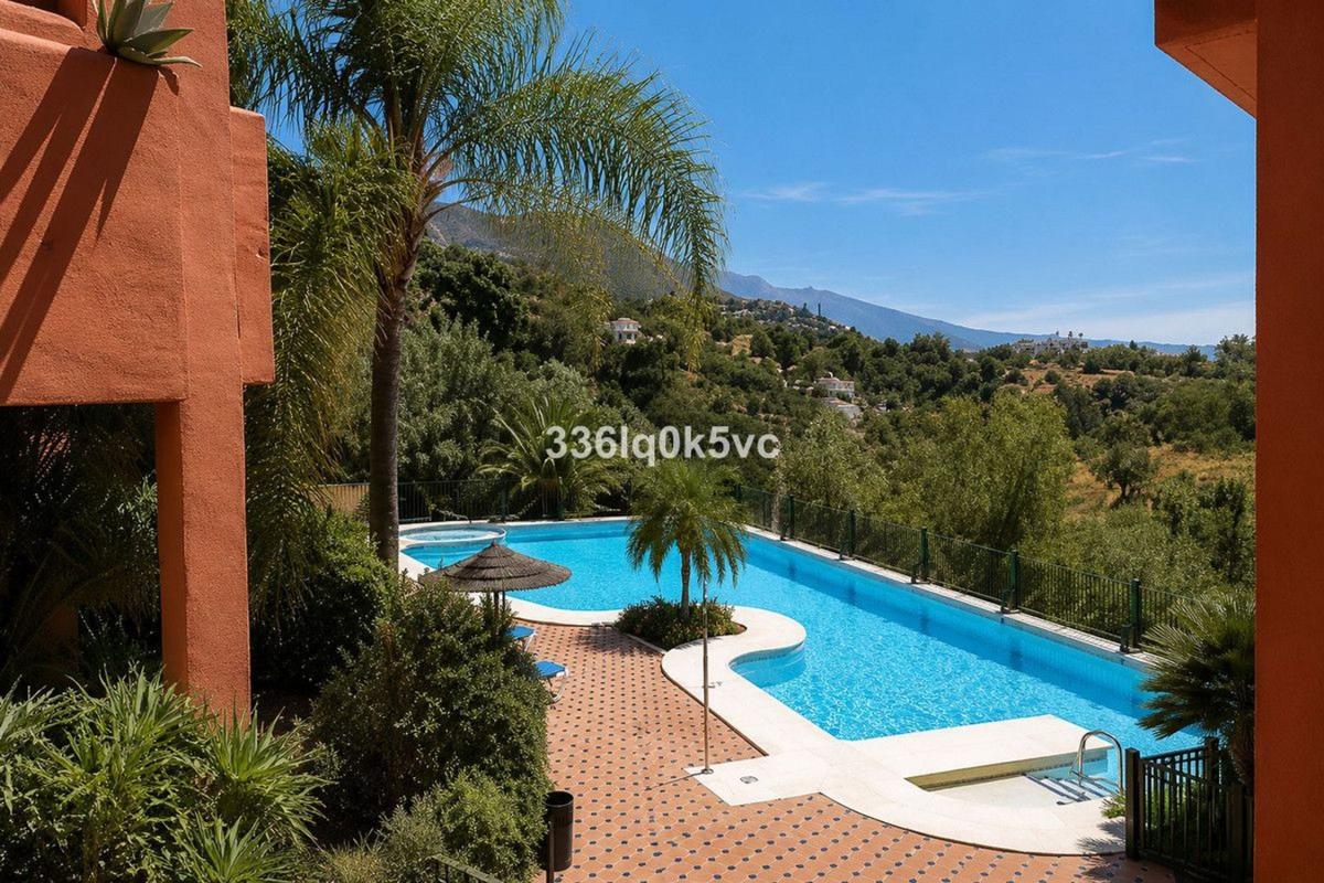 Venta de piso en Piso en Urbanizacion Puerto de los Almendros, Los Arqueros-Puerto del Almendro, Benahavís, Benahavís
photo 4