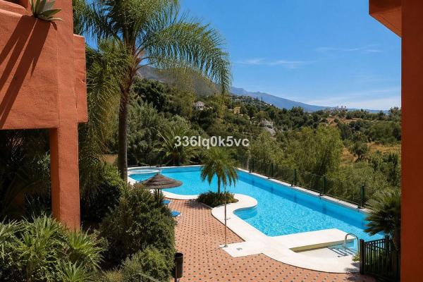 Venta de piso en Piso en Urbanizacion Puerto de los Almendros, Los Arqueros-Puerto del Almendro, Benahavís, Benahavís
 photo 4