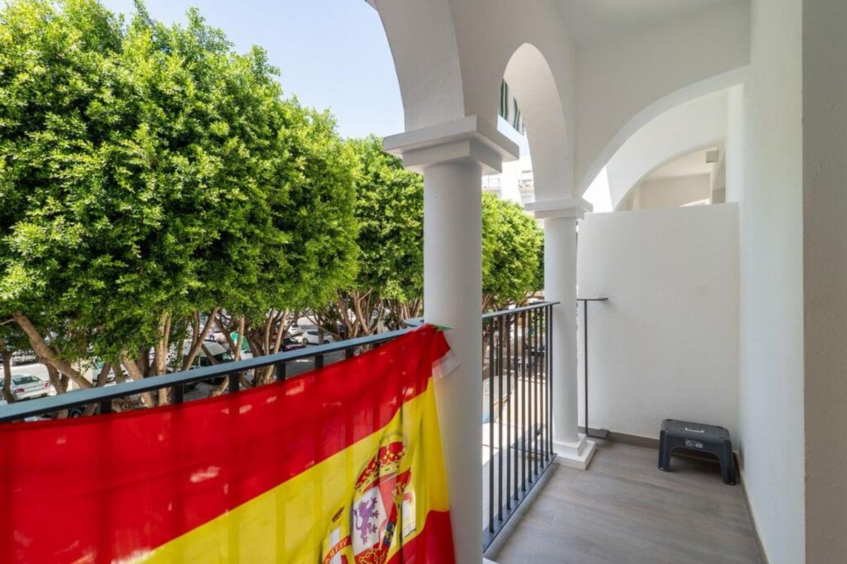 Sprzedaż mieszkania w Piso en Puerto de Estepona, Estepona, Estepona
photo 2