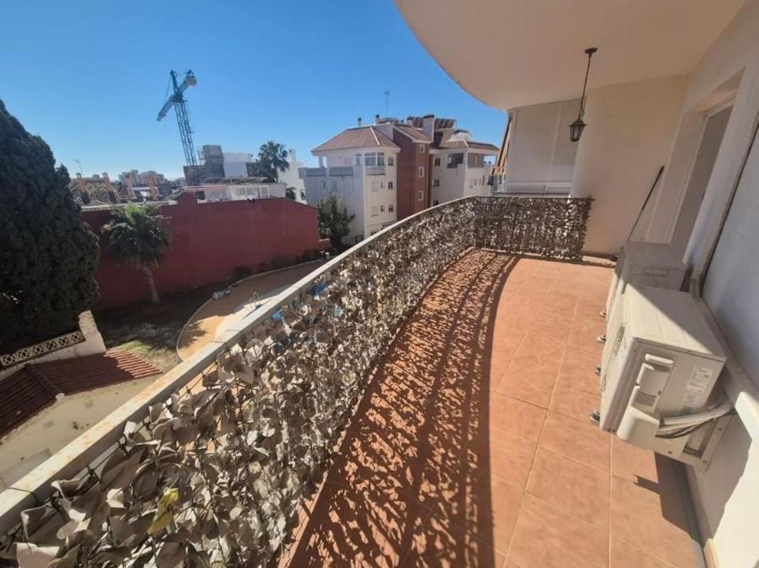Продажа квартиры на Piso en Los Pacos, Fuengirola, Фуэнхирола
 photo 3