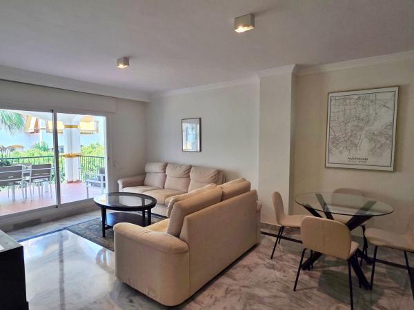 Venta de piso en Piso en Del Angel-nva Andalucia, 109, La Dama de Noche-La Alzambra, Marbella, Marbella
 photo 3