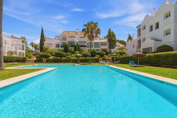 Chalet adosado en Guadalmina Alta, Marbella photo 1