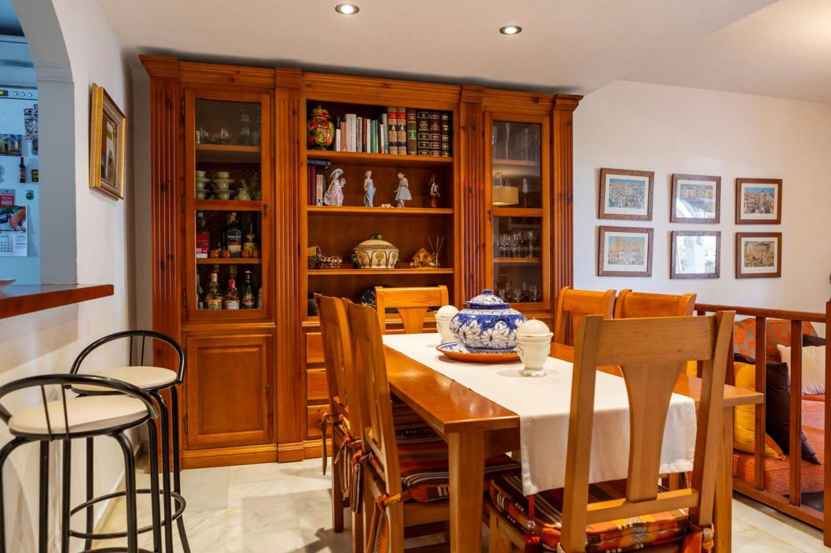 Продажа таунхауса в Chalet adosado en Bahia Azul, Guadalobón, Estepona , Эстепона photo 2