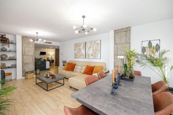 Venta de piso en Piso en Pacífico, Málaga, Málaga
photo 1