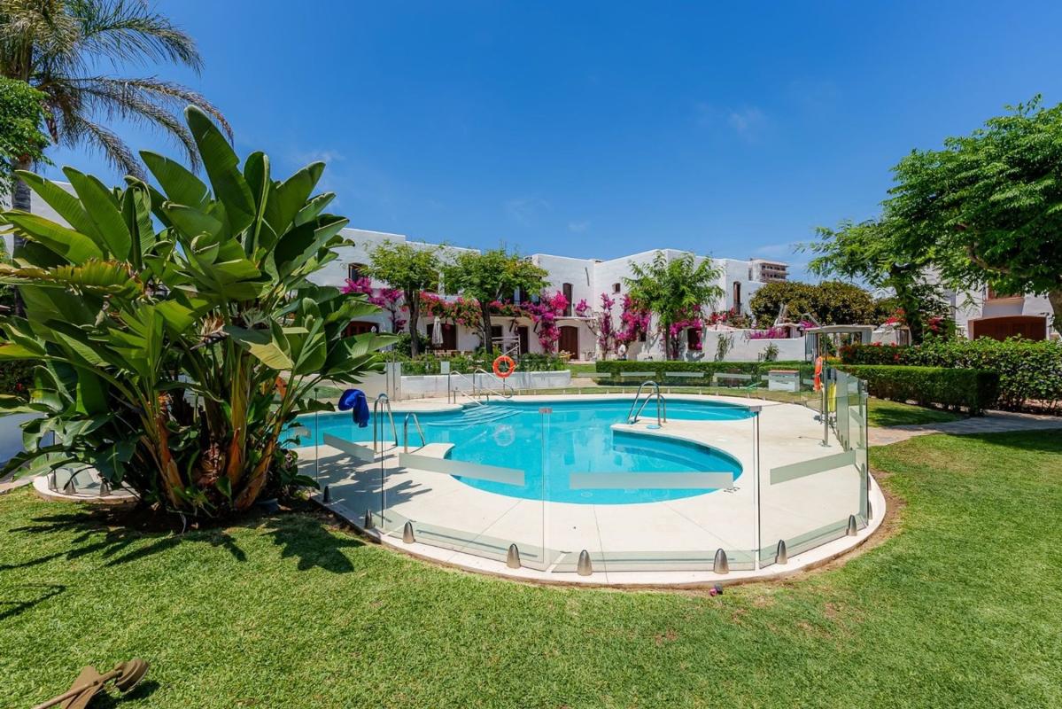 Venta de piso en Piso en Calle Pintor Picasso, Villacana - Costalita - Saladillo, Estepona, Estepona
photo 4