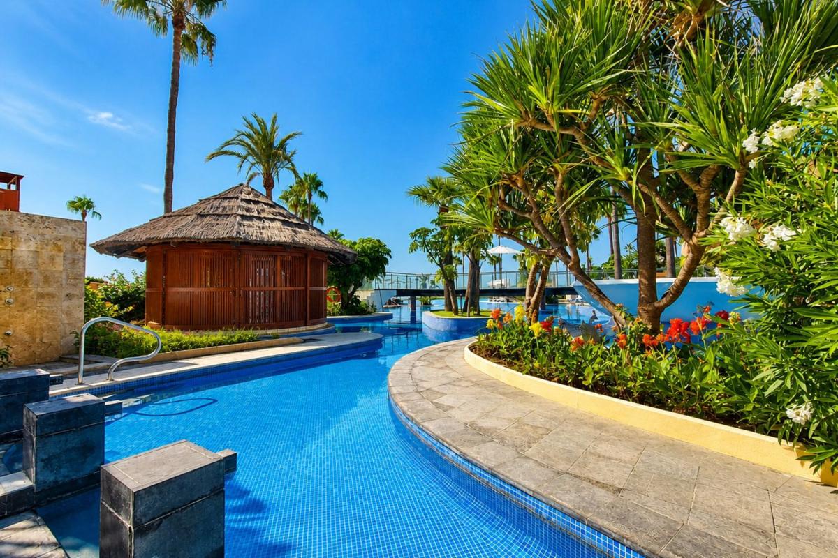 Venta de piso en Piso en Calle Océano Ártico, Kempinski, Estepona, Estepona
photo 4