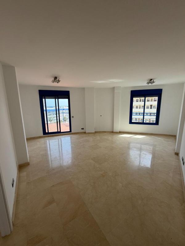 Venta de piso en Piso en Calle Torrealmádena, 5, Cortijo Torrequebrada, Benalmádena, Benalmádena
photo 3