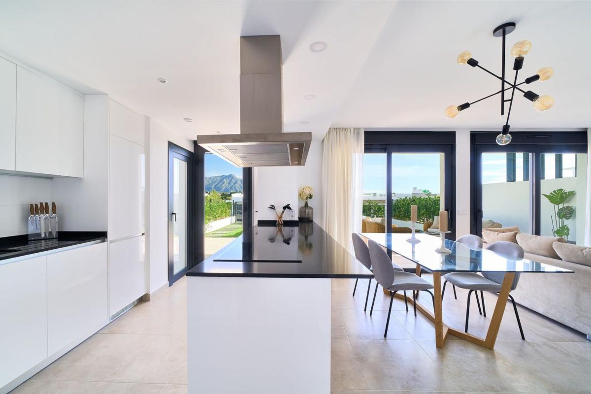 Venta de piso en Piso en Paraiso-Barronal, Estepona, Estepona
 photo 4
