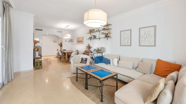 Sale of flat in Piso en Hiedra-ur Elviria, Green Hills - Las Cumbres de Elviria, Marbella, Marbella
thumbnail 3
