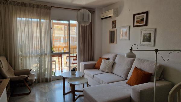 Sprzedaż mieszkania w Piso en Calle Moscatel, 4, Arroyo de la Miel, Benalmádena, Benalmádena
 photo 1