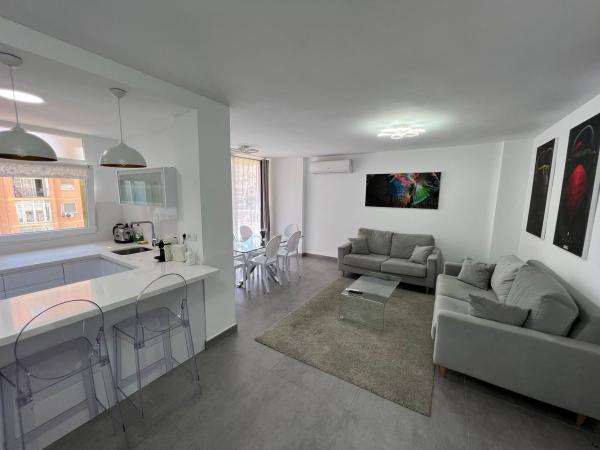 Venta de piso en Piso en Avenida de Sorolla, 37, Ayuntamiento, Torremolinos, Torremolinos
thumbnail 2