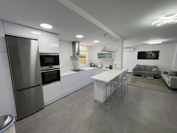 Venta de piso en Piso en Avenida de Sorolla, 37, Ayuntamiento, Torremolinos, Torremolinos
thumbnail 3