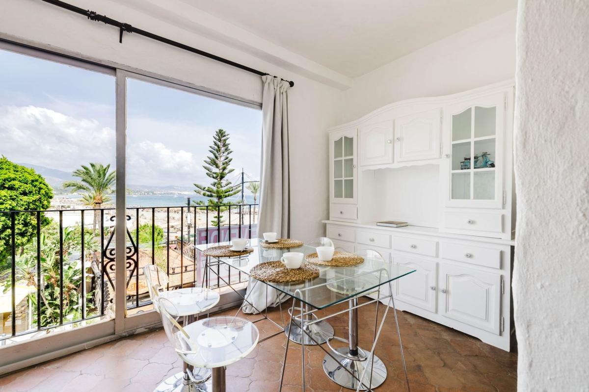 Venta de piso en Piso en Calle Ribera, Puerto Banús, Marbella, Marbella
photo 2