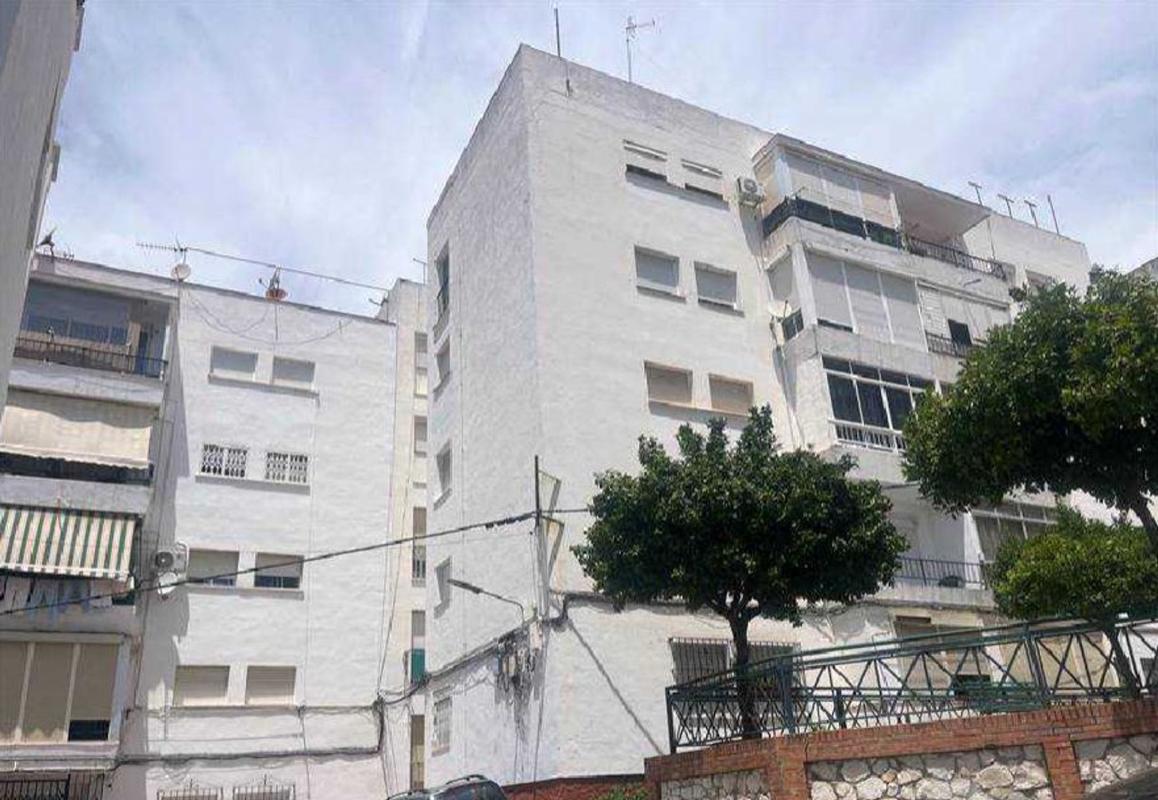 Venta de piso en Piso en Calle Peineta, Centro, Estepona, Estepona
photo 1