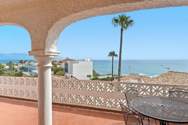 Chalet adosado en Calle Coín, Calaburra - Chaparral, Mijas photo 1