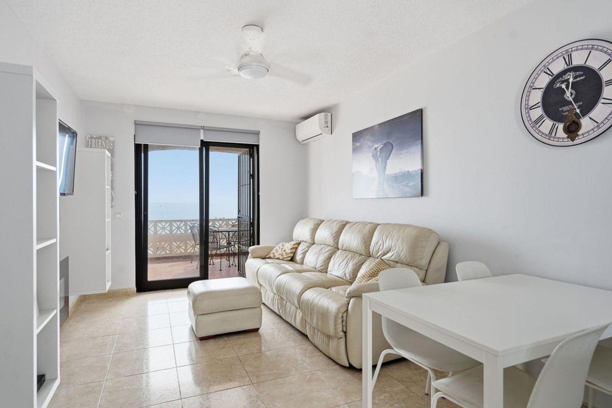 Venta de chalet adosado en Chalet adosado en Calle Coín, Calaburra - Chaparral, Mijas , Mijas photo 2