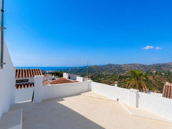 Chalet pareado en Paseo de Ramon Castilla, Frigiliana photo 1