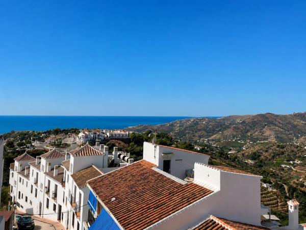 Chalet pareado en Paseo de Ramon Castilla, Frigiliana thumbnail 1
