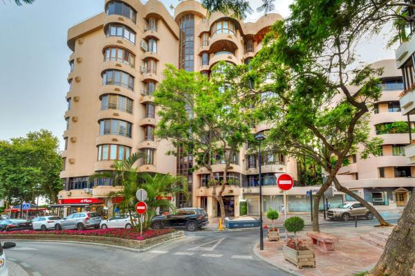 Venta de piso en Piso en Calle Nuestra Señora de Gracia, 28, Playa Bajadilla-Puertos, Marbella, Marbella
thumbnail 2