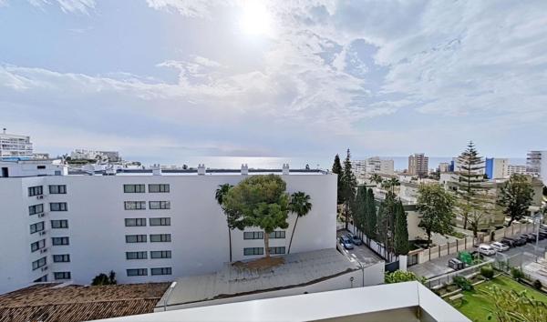 Venta de piso en Piso en Calle Al Andalus, Montemar, Torremolinos, Torremolinos
 photo 2