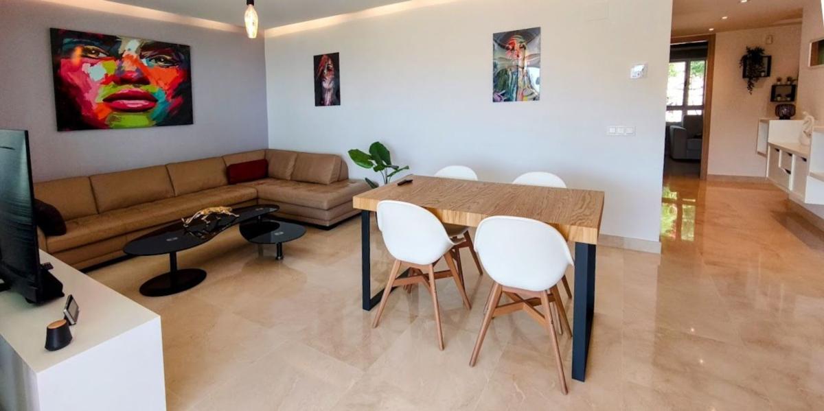 Venta de piso en Piso en Urbanización Botanic s/n, Los Arqueros-Puerto del Almendro, Benahavís, Benahavís
photo 2