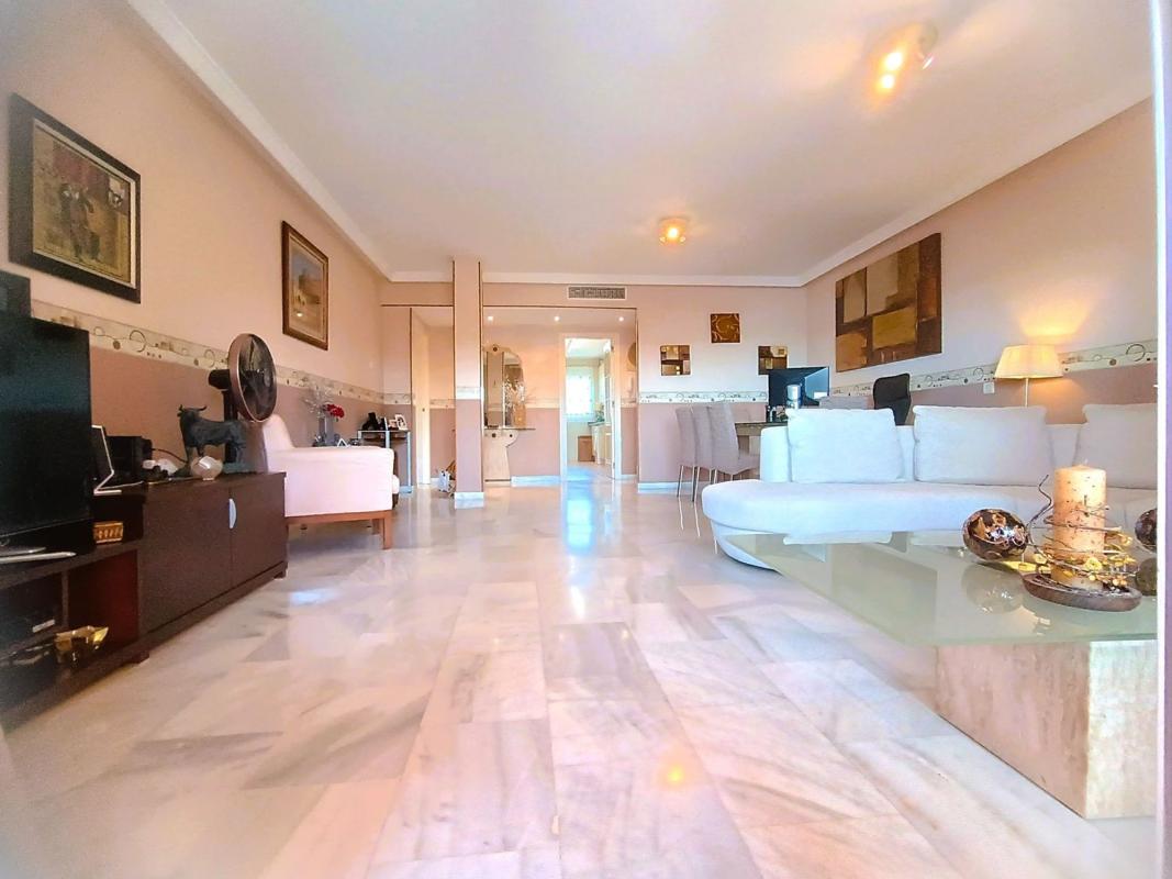 Venta de piso en Piso en Calle de la Amistad, Buenas Noches, Estepona, Estepona
photo 4